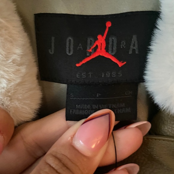 Nike Jordan Classics Trench 2.0 NWT - Picture 6 of 6